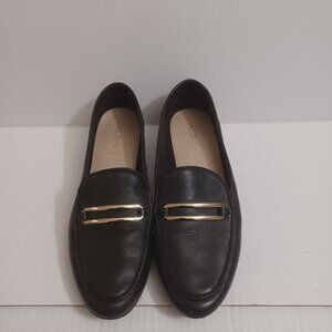 ALDO  BLACK SLIP ON FLATS WITH GOLD TONE DETAIL SIZE 6.5